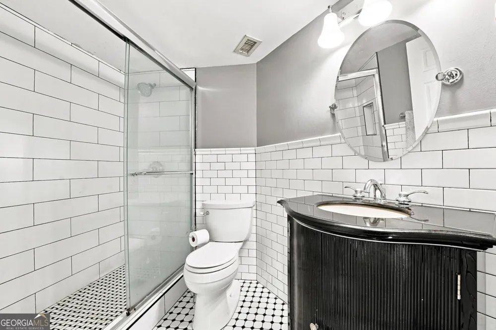 795 Hammond DR Sandy Springs, GA 30328