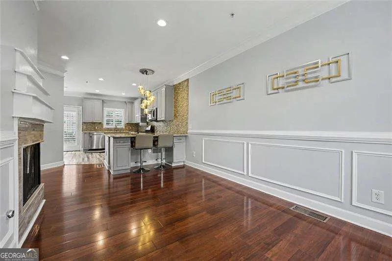 1004 Glen Ivy Marietta, GA 30062