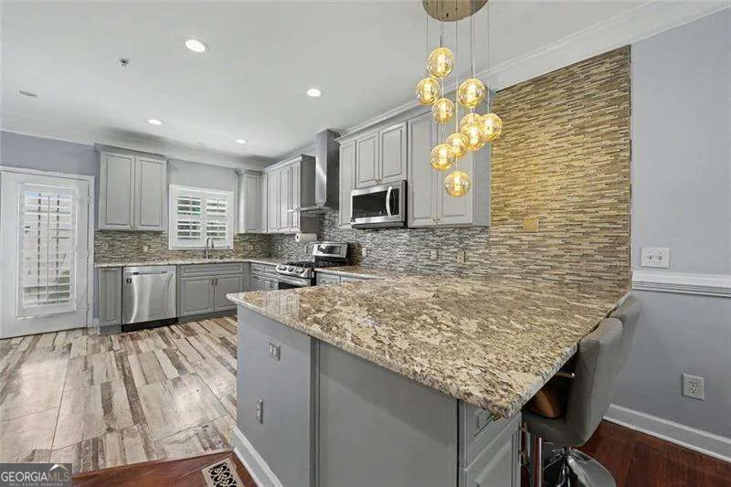 1004 Glen Ivy Marietta, GA 30062
