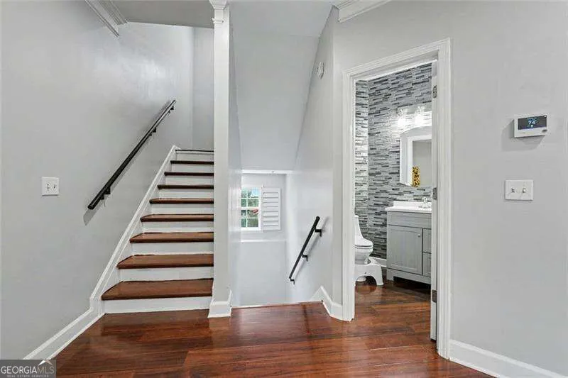 1004 Glen Ivy Marietta, GA 30062