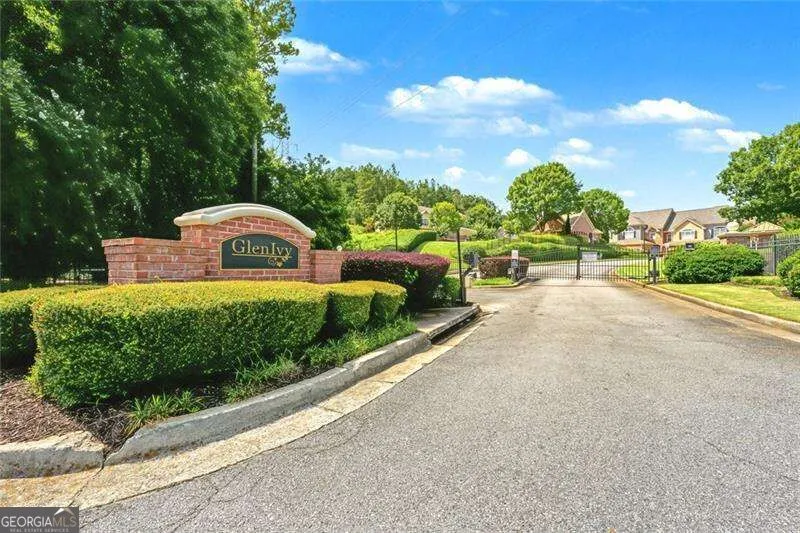 1004 Glen Ivy Marietta, GA 30062