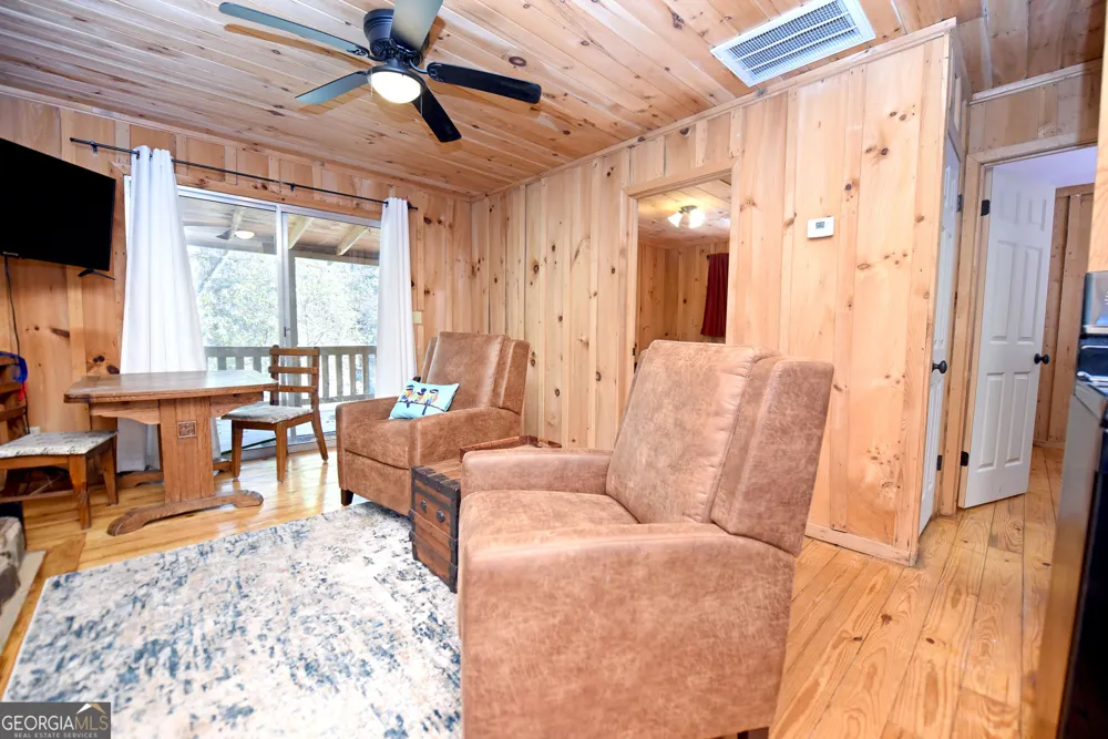 150 Donna Lee LN Mineral Bluff, GA 30559