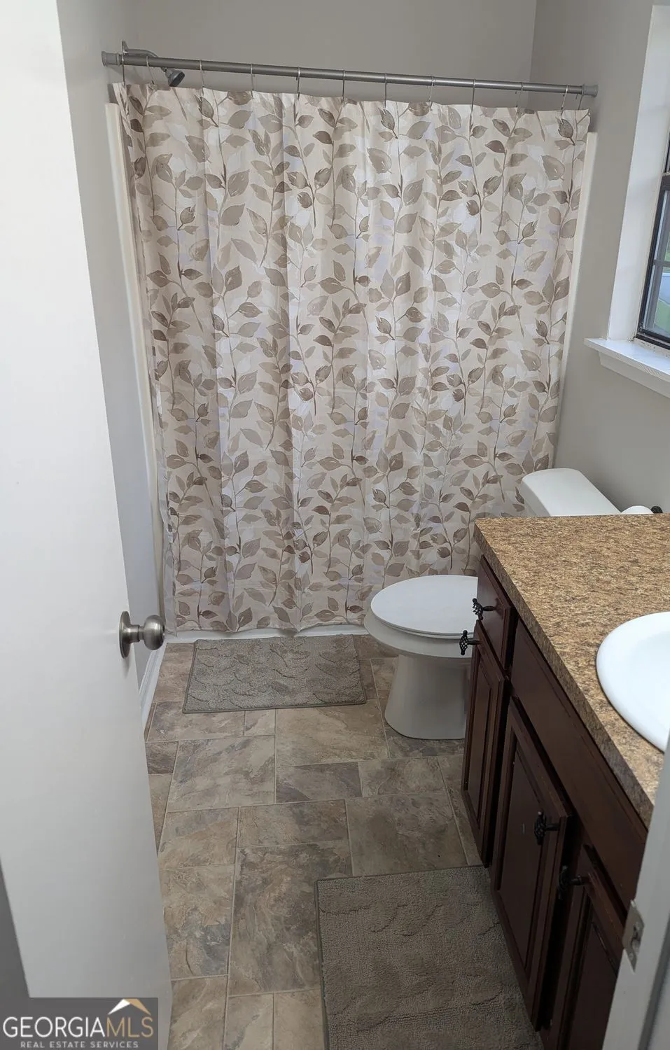 945 Hemingway RD Stone Mountain, GA 30088