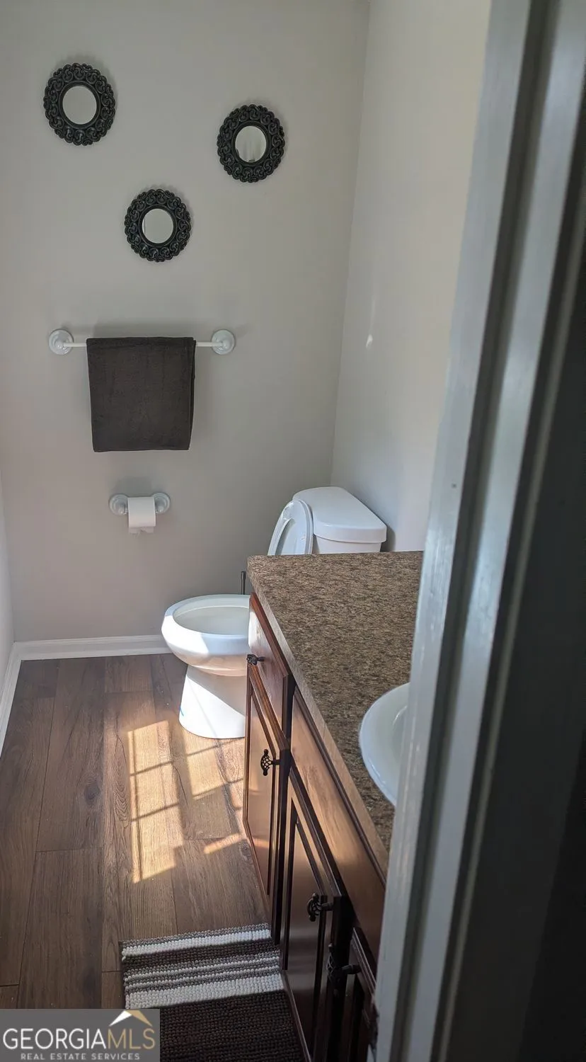 945 Hemingway RD Stone Mountain, GA 30088