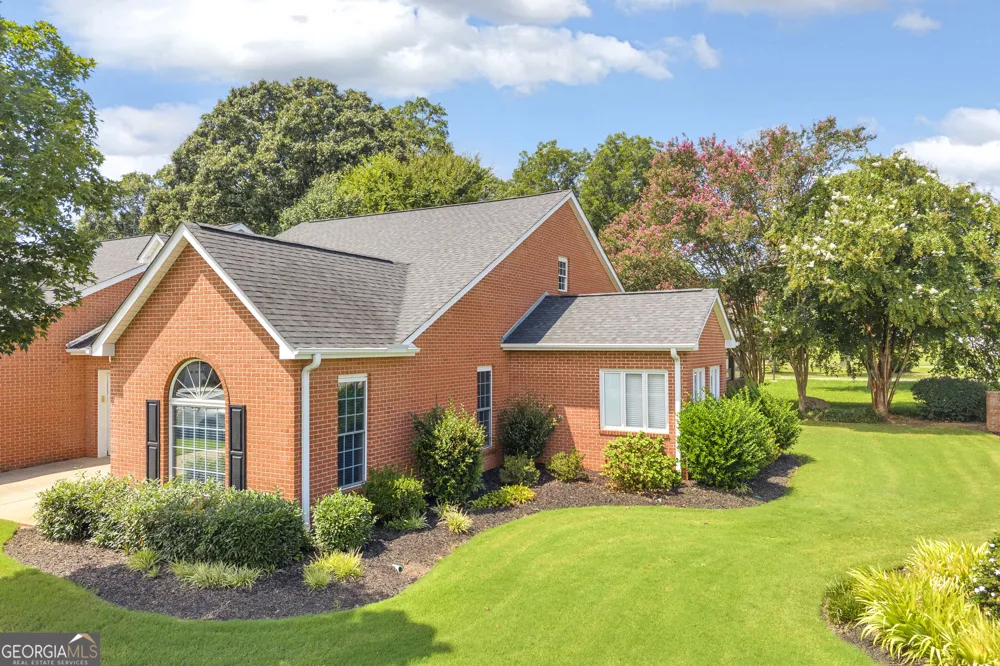 18 Somerset CT Hartwell, GA 30643