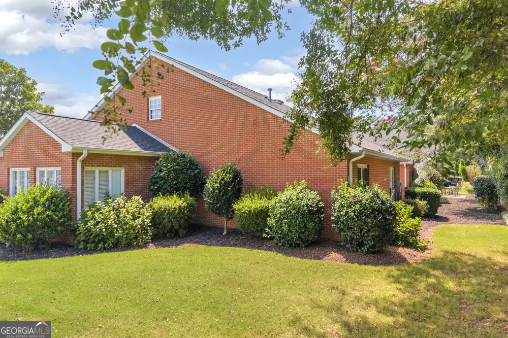 18 Somerset CT Hartwell, GA 30643