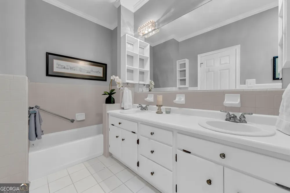 18 Somerset CT Hartwell, GA 30643