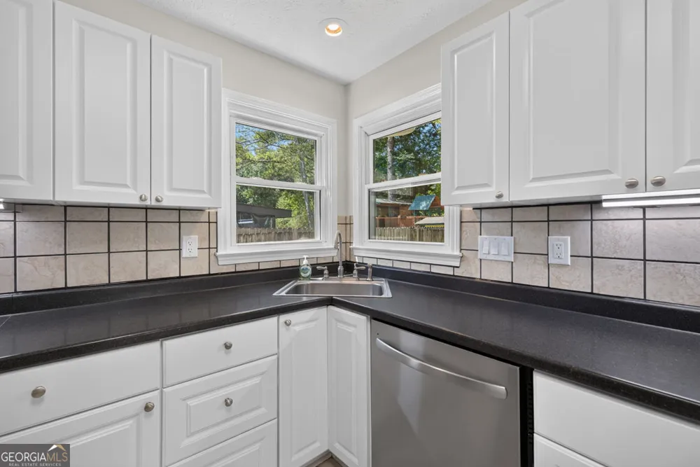 1975 Watercrest CIR Lawrenceville, GA 30043