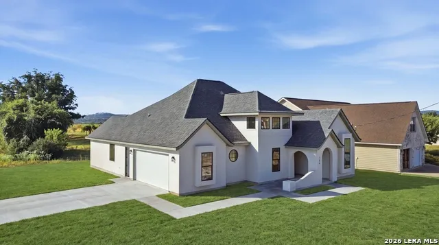 186 SPRING CREEK CIR Bandera, TX 78003