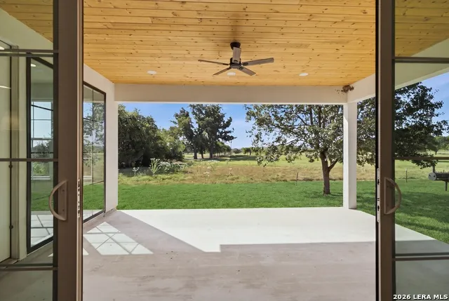 186 SPRING CREEK CIR Bandera, TX 78003