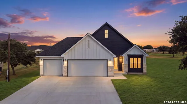 486 WOOD VIEW CIR Bandera, TX 78003
