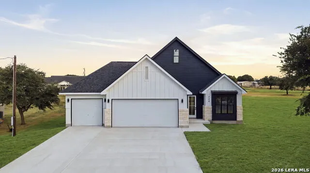486 WOOD VIEW CIR Bandera, TX 78003