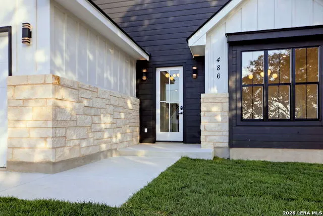 486 WOOD VIEW CIR Bandera, TX 78003