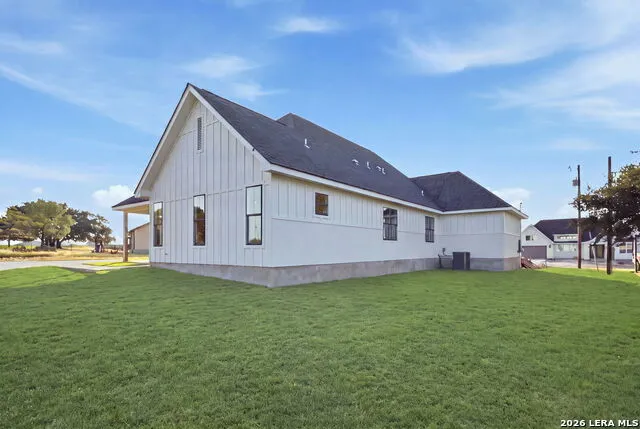 486 WOOD VIEW CIR Bandera, TX 78003