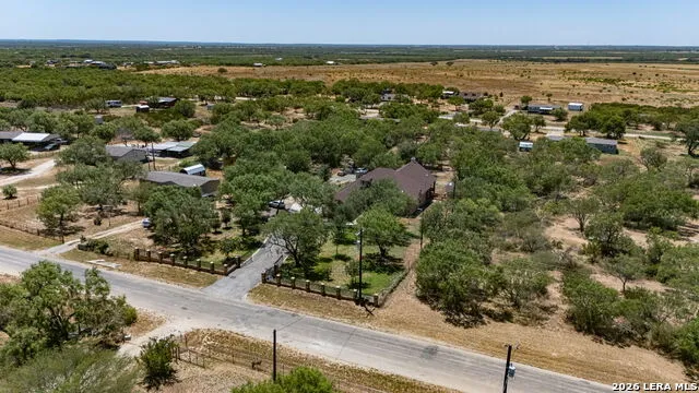 124 County Road 2662 Devine, TX 78016