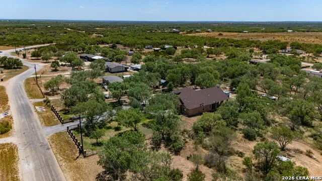 124 County Road 2662 Devine, TX 78016
