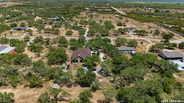 124 County Road 2662 Devine, TX 78016
