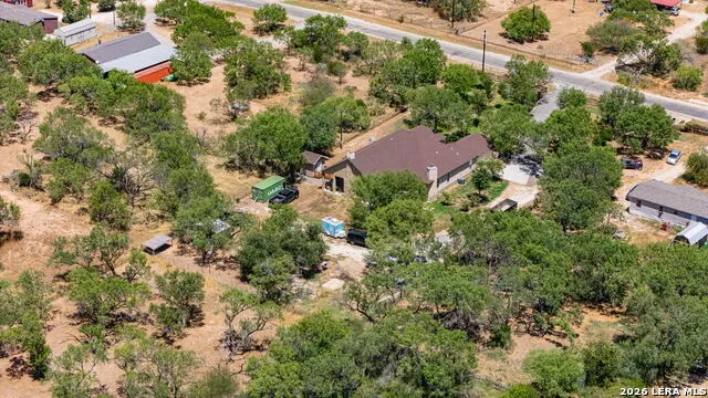 124 County Road 2662 Devine, TX 78016