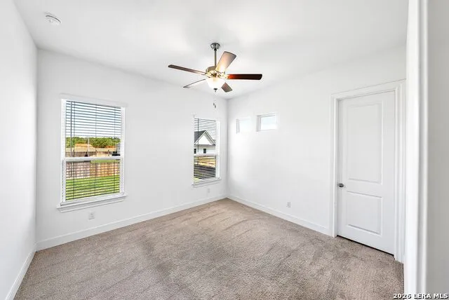 116 Woodbridge Dr La Vernia, TX 78121