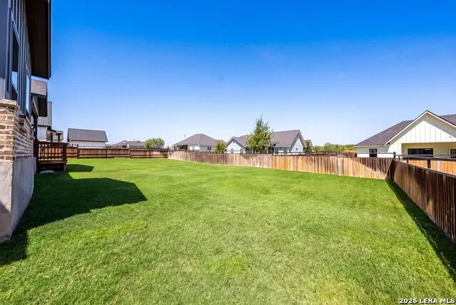 116 Woodbridge Dr La Vernia, TX 78121