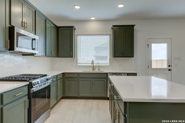 314 Nottabi Rd Adkins, TX 78101