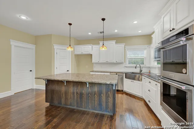 204 FALLING HLS New Braunfels, TX 78132