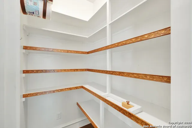 204 FALLING HLS New Braunfels, TX 78132