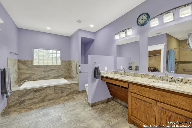 204 FALLING HLS New Braunfels, TX 78132
