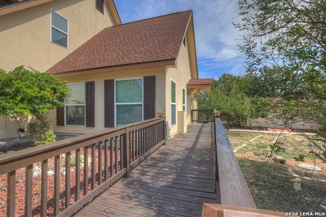 204 FALLING HLS New Braunfels, TX 78132