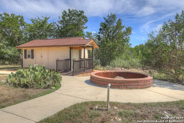 204 FALLING HLS New Braunfels, TX 78132