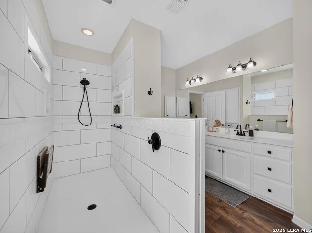 247 S Palo Alto Dr Floresville, TX 78114