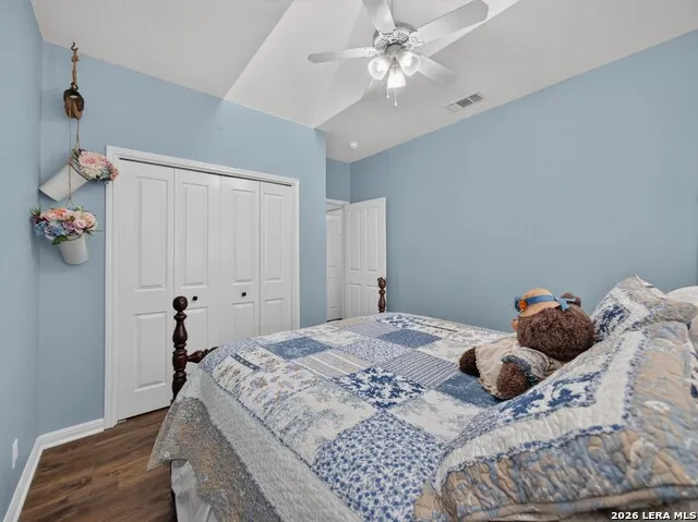 247 S Palo Alto Dr Floresville, TX 78114
