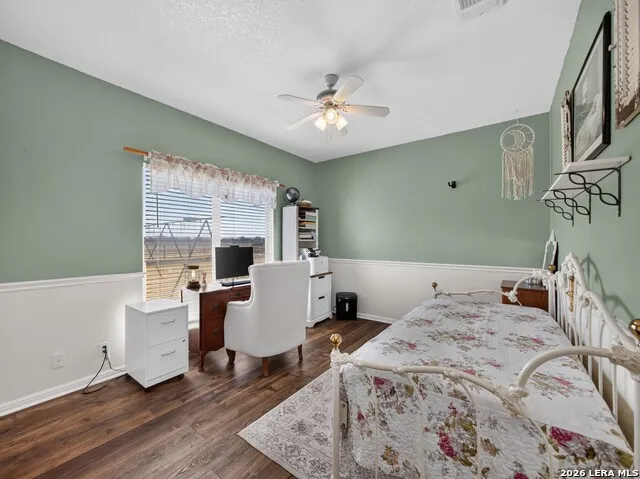 247 S Palo Alto Dr Floresville, TX 78114