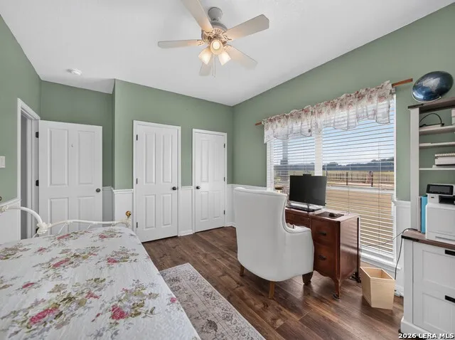 247 S Palo Alto Dr Floresville, TX 78114