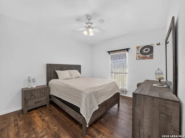 247 S Palo Alto Dr Floresville, TX 78114