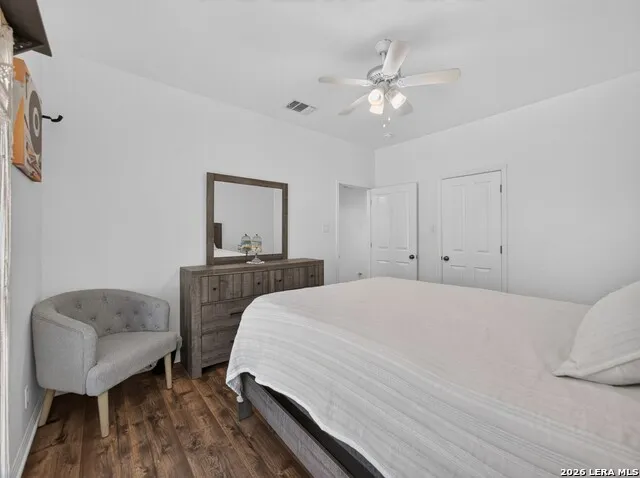 247 S Palo Alto Dr Floresville, TX 78114