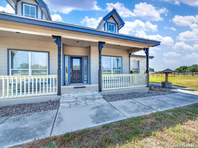 247 S Palo Alto Dr Floresville, TX 78114