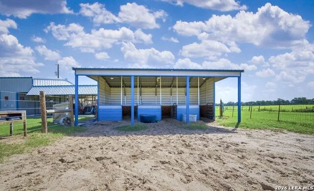 247 S Palo Alto Dr Floresville, TX 78114