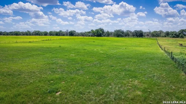 247 S Palo Alto Dr Floresville, TX 78114