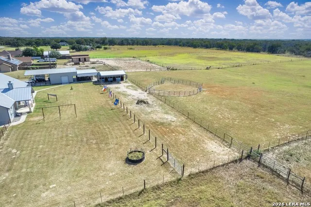 247 S Palo Alto Dr Floresville, TX 78114