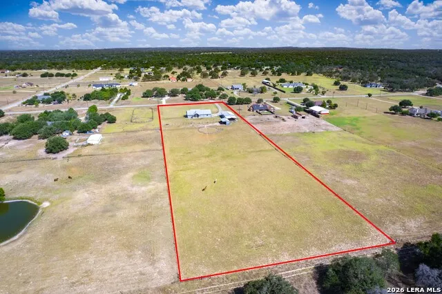 247 S Palo Alto Dr Floresville, TX 78114