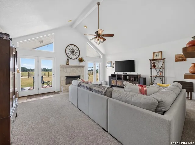 247 S Palo Alto Dr Floresville, TX 78114