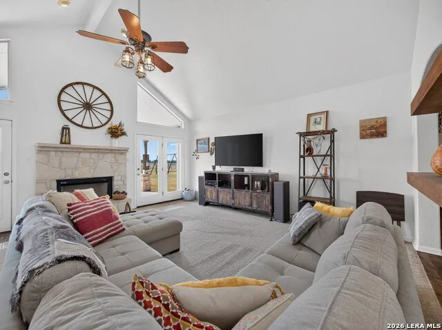 247 S Palo Alto Dr Floresville, TX 78114
