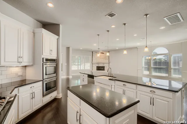 323 Allemania Dr New Braunfels, TX 78132