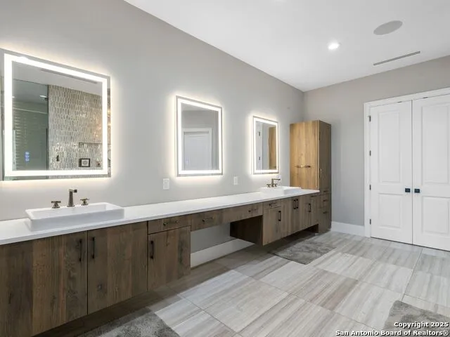 7 Davenport Lane San Antonio, TX 78257