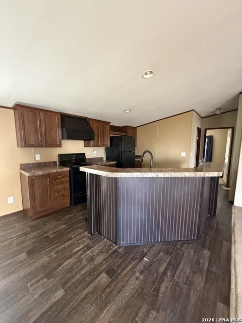 1204 W HOUSTON ST Carrizo Springs, TX 78834