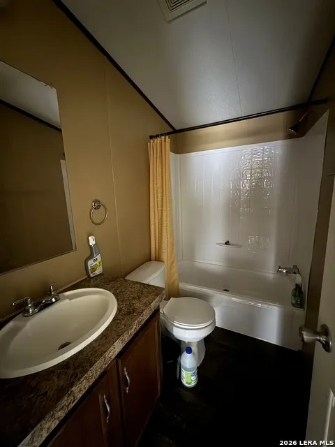 1204 W HOUSTON ST Carrizo Springs, TX 78834
