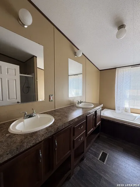 1204 W HOUSTON ST Carrizo Springs, TX 78834