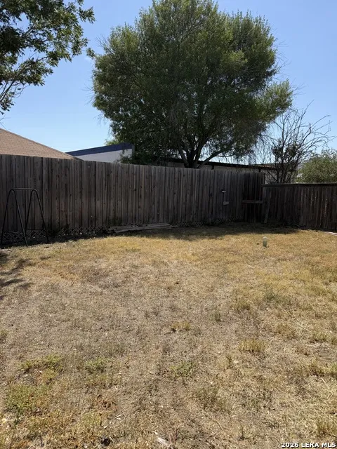 1204 W HOUSTON ST Carrizo Springs, TX 78834