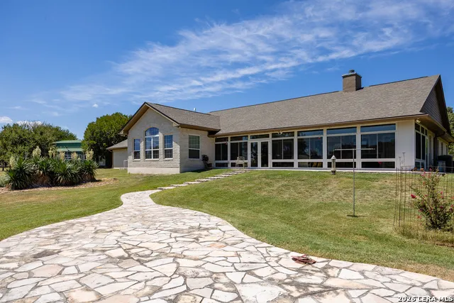 179 Box S Dr Kerrville, TX 78028